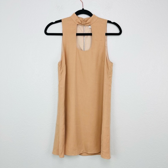 Lovers + Friends Beautiful Light Dust Pink Cream Halter escape dress - Picture 4 of 9